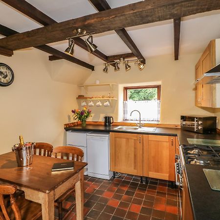 The Cottage Calton Экстерьер фото