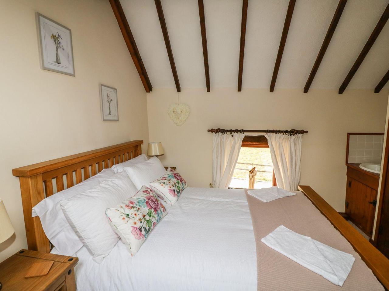 The Cottage Calton Экстерьер фото